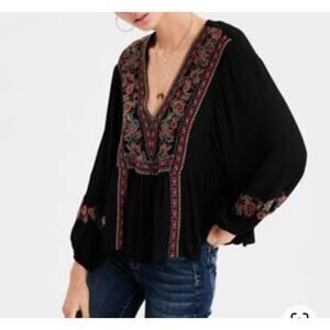 American Eagle Top‎ Women's XS Black w/ Boho Floral Embroidered Southwestern